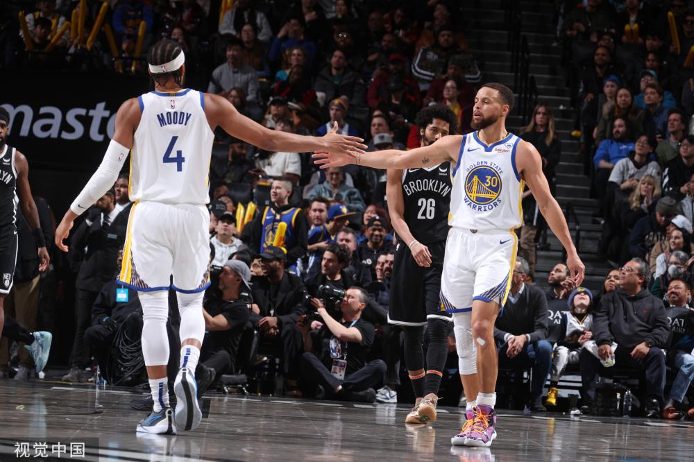 在足球比赛 在足球比赛